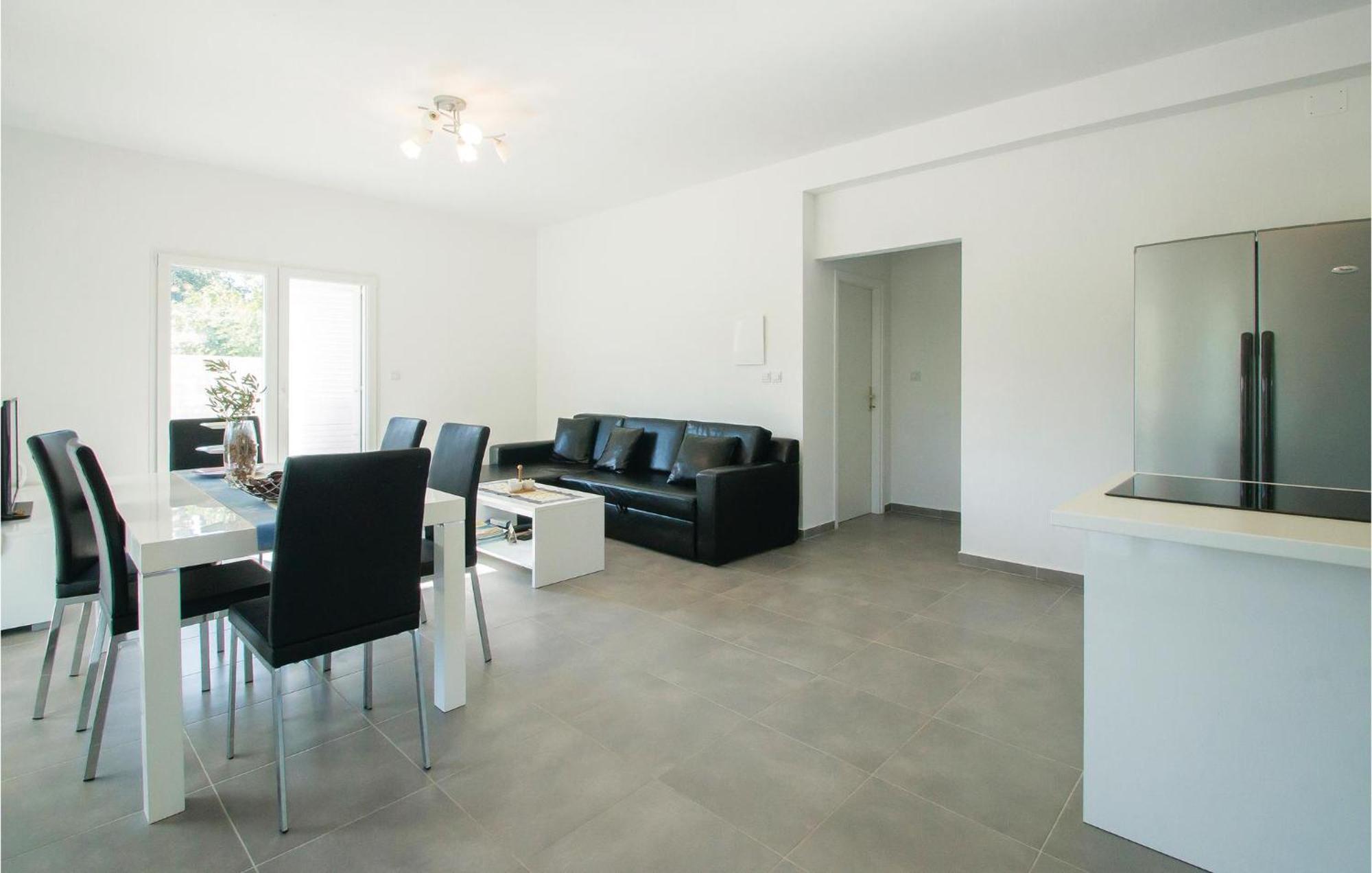 Stunning Apartment In Grscica With Kitchen Прижба Екстериор снимка